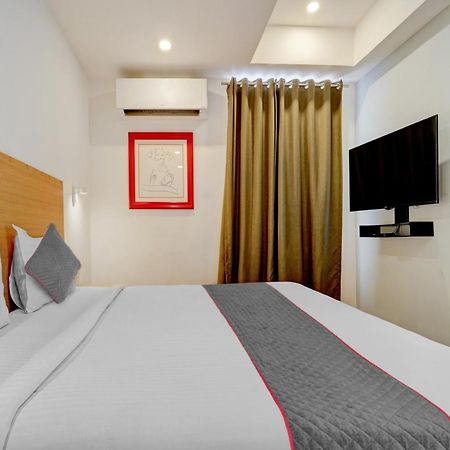 Hotel Super Townhouse Four Season à Coimbatore Extérieur photo