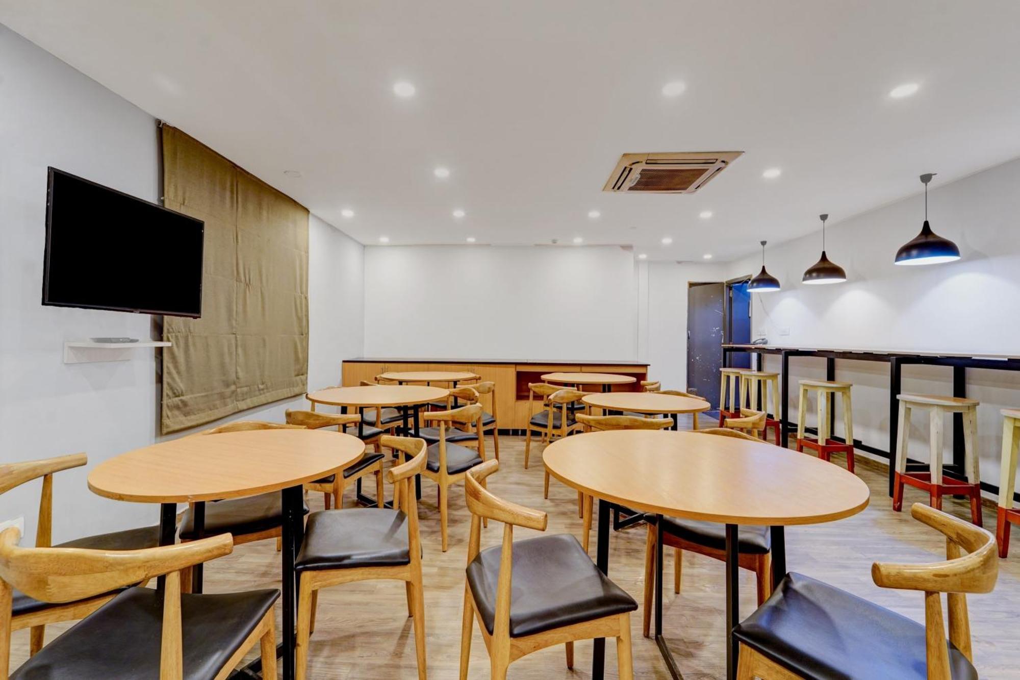 Hotel Super Townhouse Four Season à Coimbatore Extérieur photo