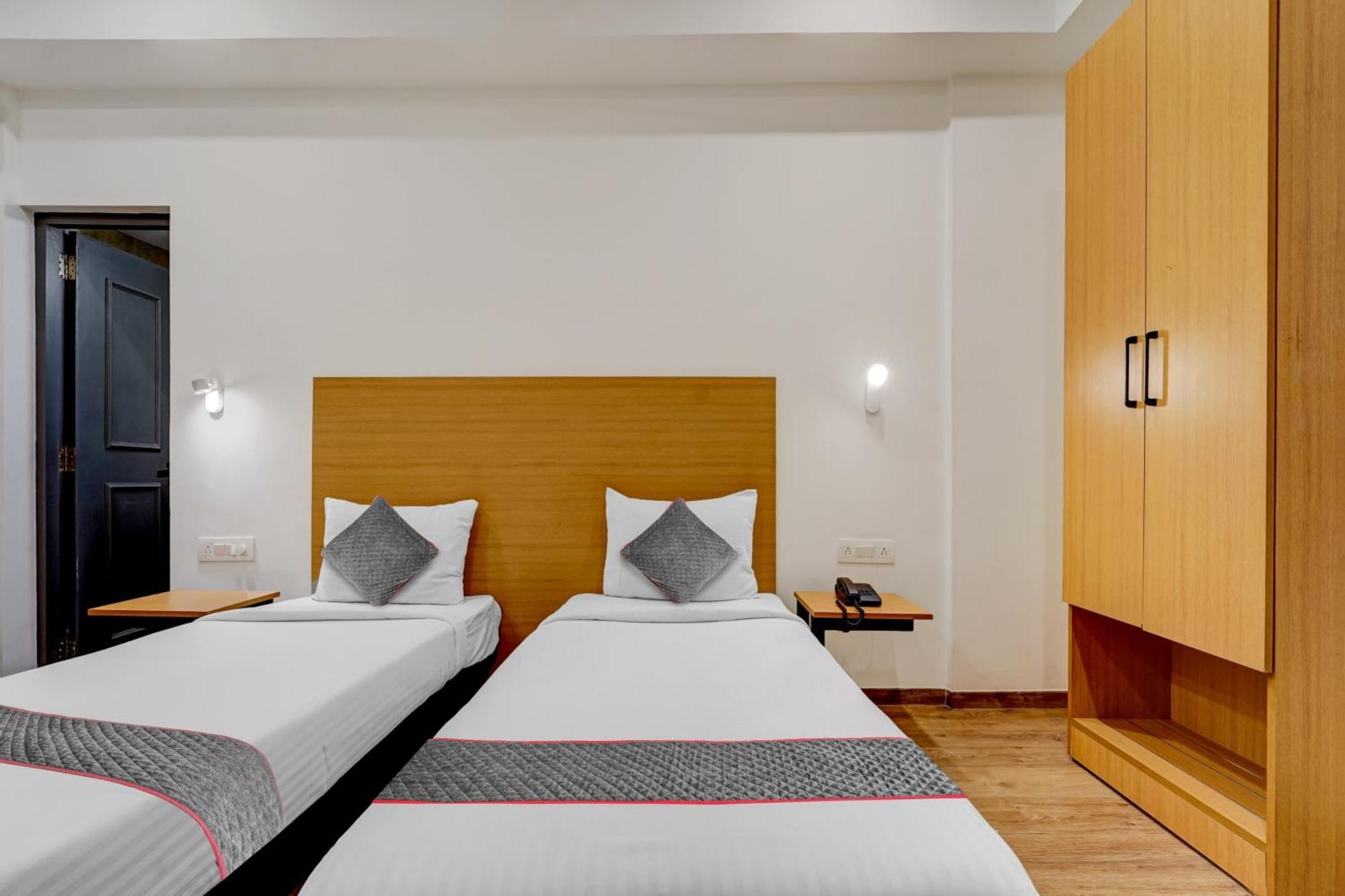 Hotel Super Townhouse Four Season à Coimbatore Extérieur photo
