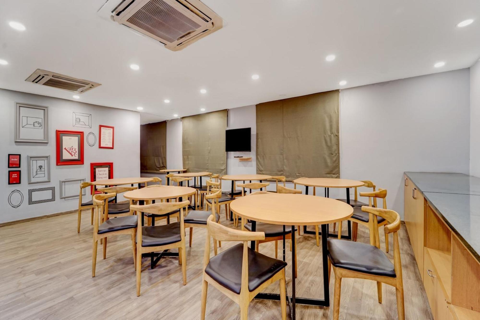 Hotel Super Townhouse Four Season à Coimbatore Extérieur photo